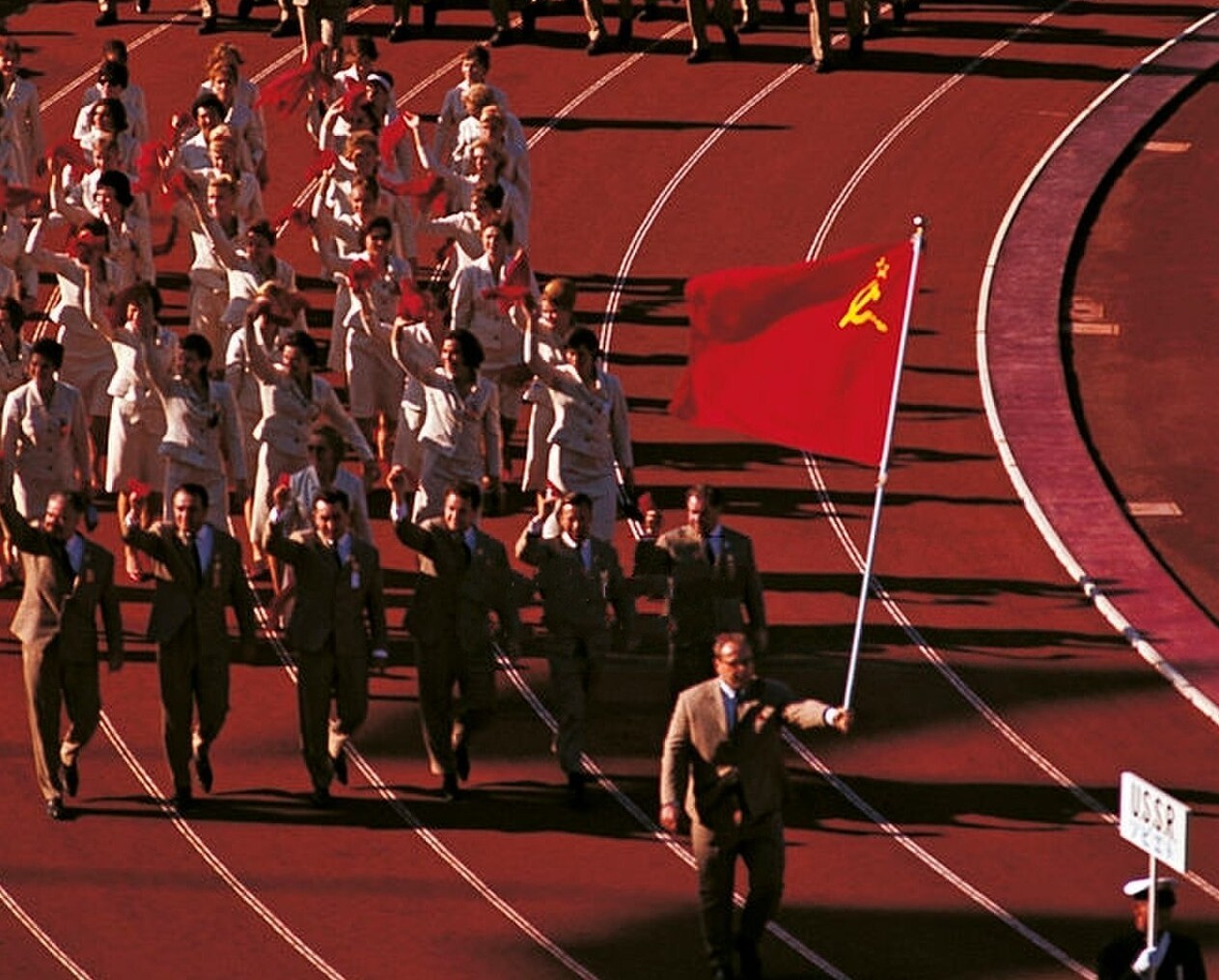 Российские спортсмены под флагом ссср