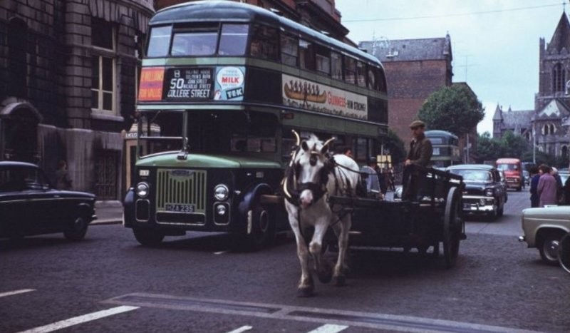 Улицы Дублина в обычный день в начале 1960-х годов. Ирландия