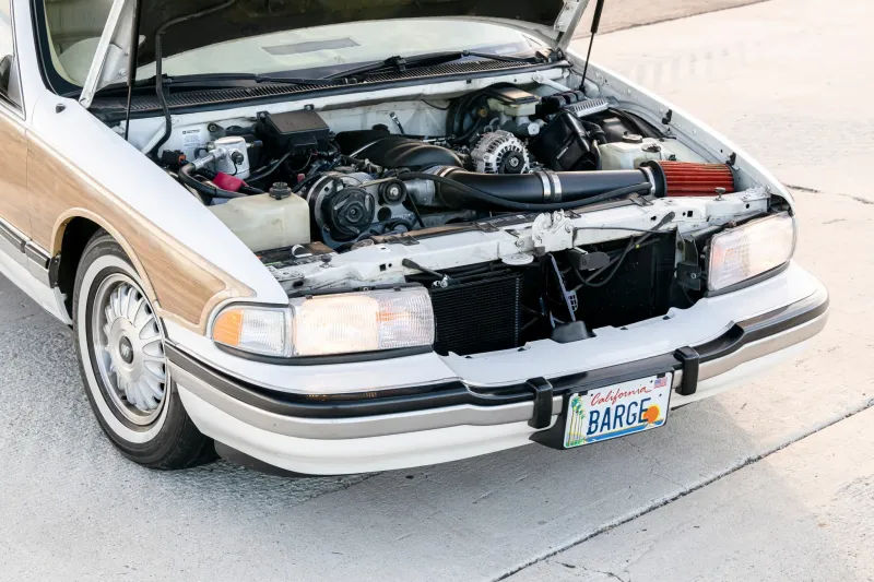 Безумная мощность Corvette LS3 V8 в универсале Buick Roadmaster Estate 1992 года