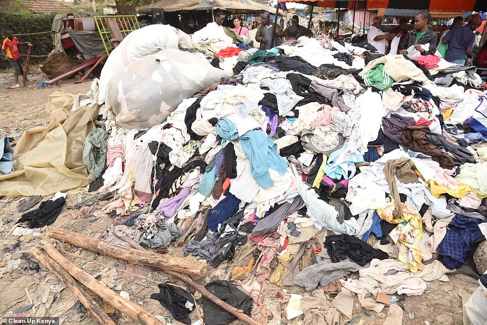Цена дешевой моды: в Кении обнаружены горы одежды, выброшенной