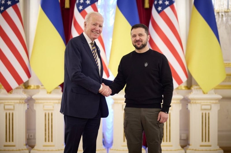 Президент США прилетел в Киев
