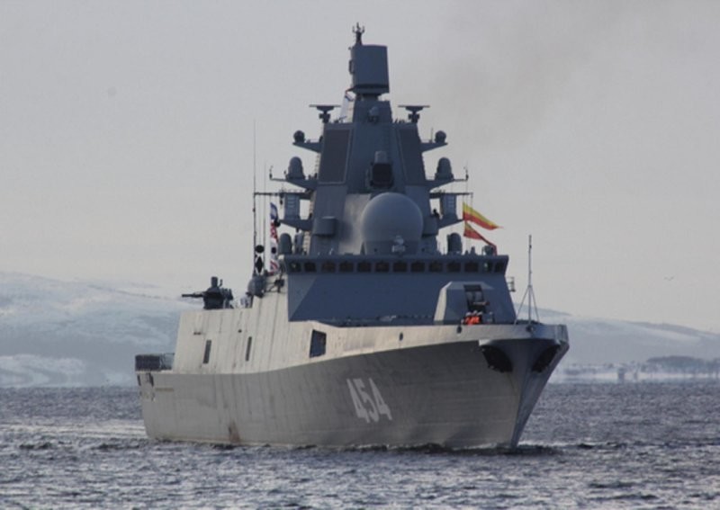 Флагманский российский ракетоносец «Адмирал Горшков» вышел на боевые учения