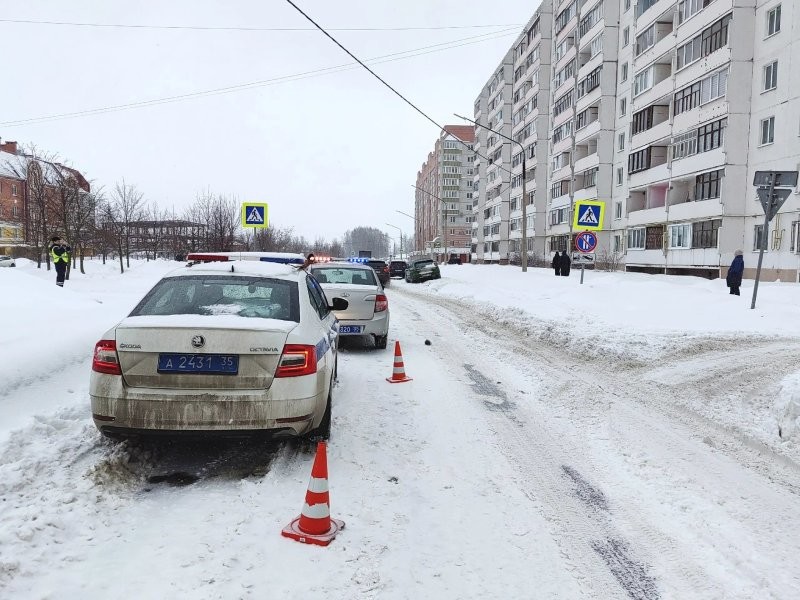 В Череповце женщина на «Порше» сбила девочку на пешеходном переходе