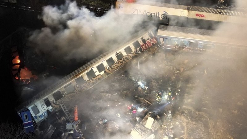 В Греции столкнулись грузовой и пассажирский поезда, есть погибшие