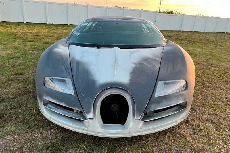 Лимузин Bugatti Veyron выставили на продажу менее чем за 2 миллиона рублей