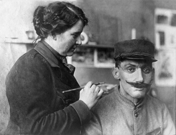 3. Анна Коулман Лэдд была американским скульптором и наиболее известна созданием масок-протезов для солдат, пострадавших в ходе Первой мировой войны