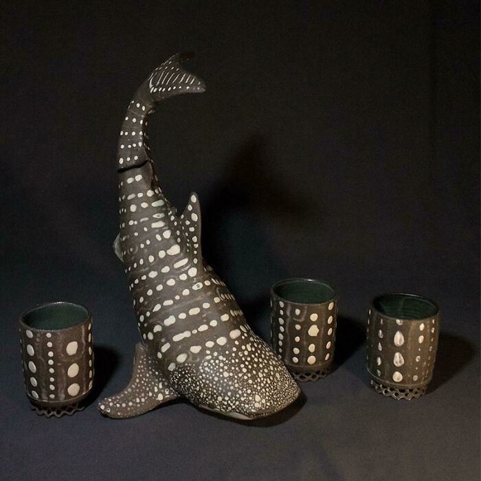 "Кувшин и чашки с китовой акулой я сделал год назад"