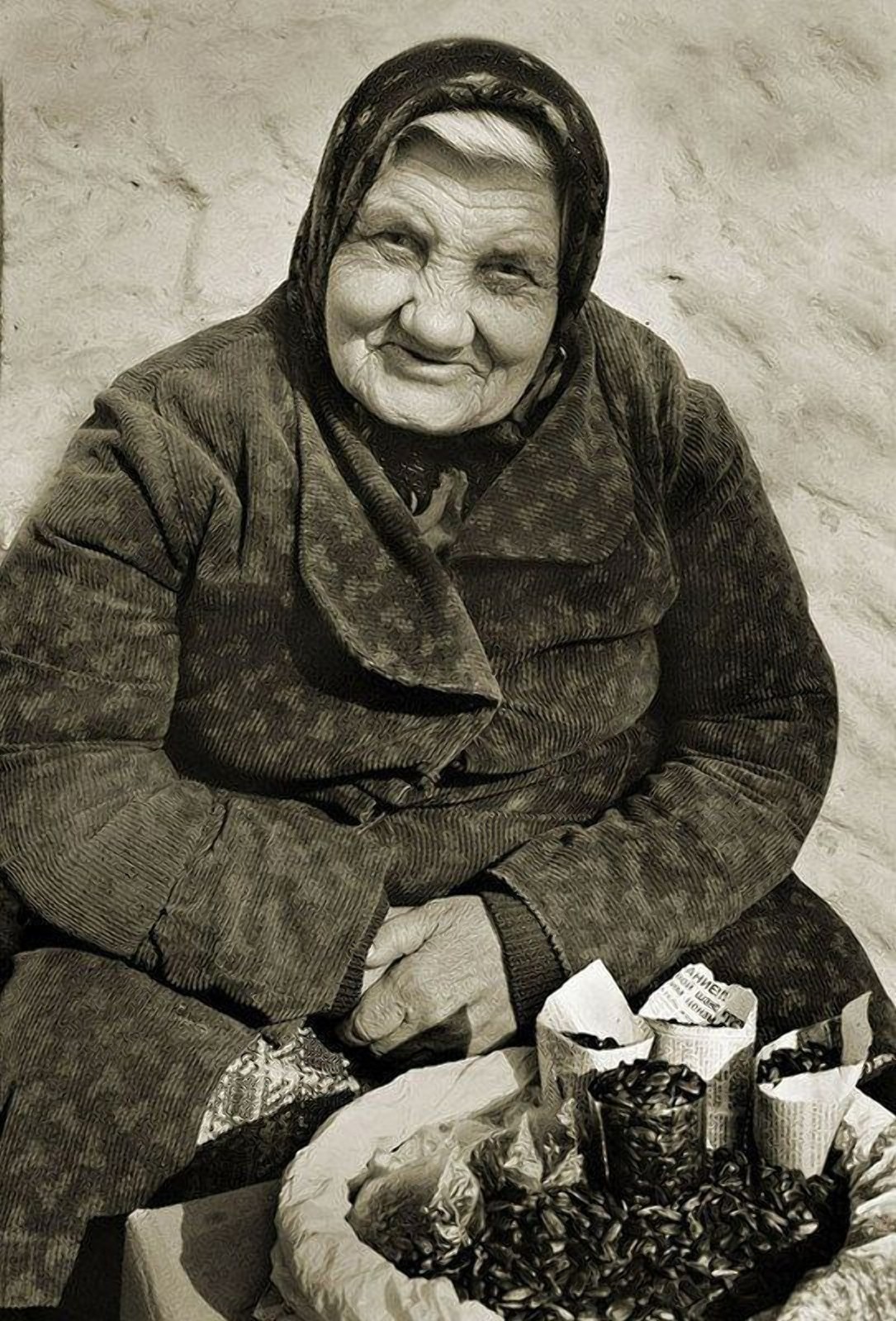 Бабушки советского времени. Бабушка продает семечки. Бабульки с семечками. Апашка продает семечки. Торговка семечками.