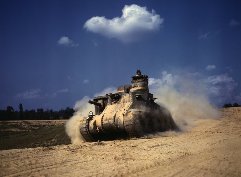 Танк M-3 Lee на тренировке в Форт-Ноксе, Кентукки. Июнь 1942 год. Фотограф Альфред Т. Палмер
