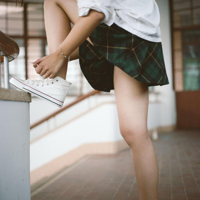 Sit Leg School skirt.