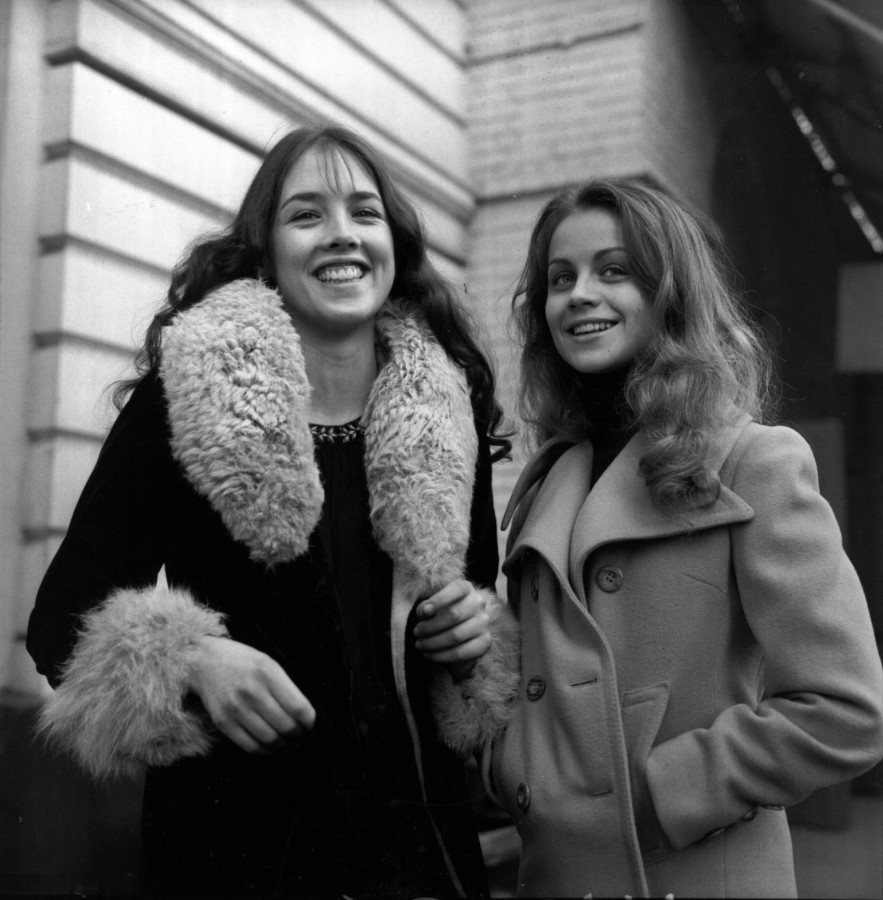 23 марта 1973 года. Французские киноактрисы Изабель Аджани и Мюриэль Катала