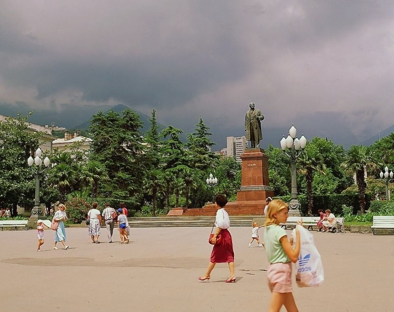 На площади Ленина, Ялта, 1992 год.