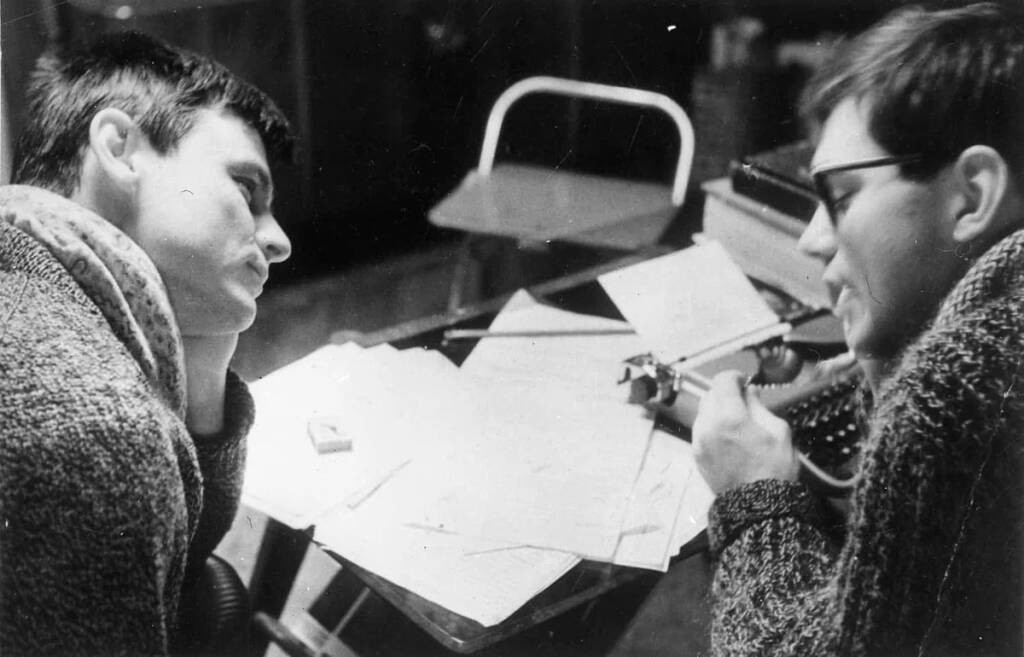 Андрей Тарковский и Андрей Кончаловский обсуждают новый сценарий, 1962 год
