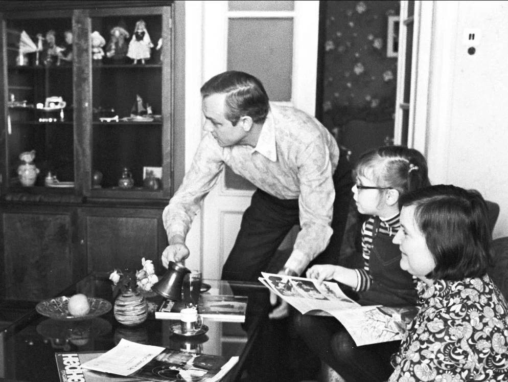 Кирилл Лавров в кругу семьи, 1973 год