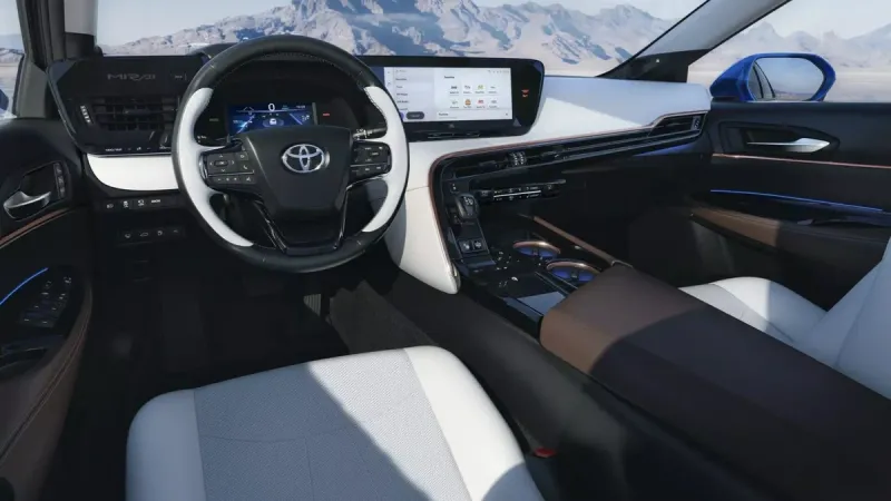 К новому Toyota Mirai дают в подарок топлива на 15 000 долларов