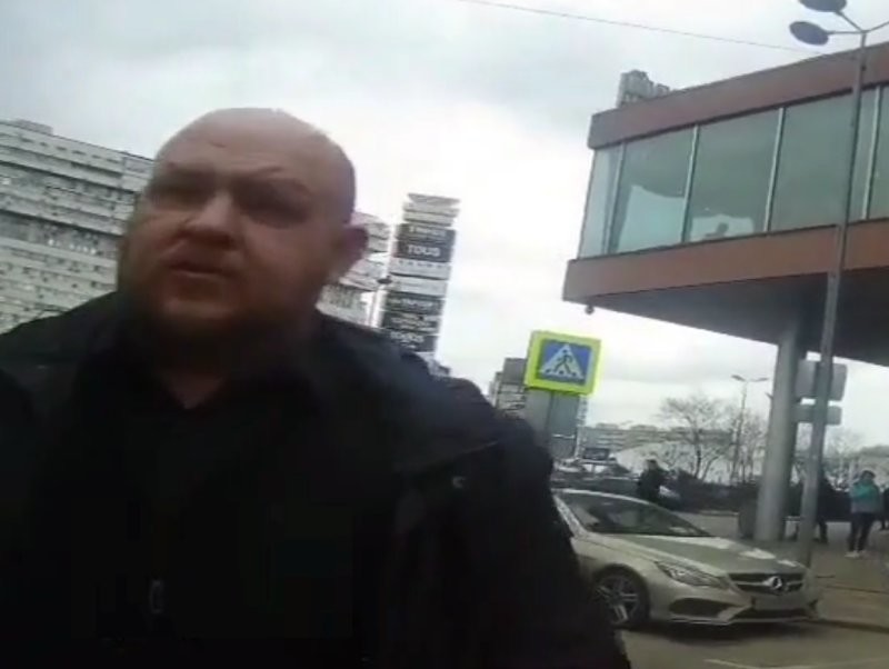 Агрессивный водитель напал на контролёра московского паркинга
