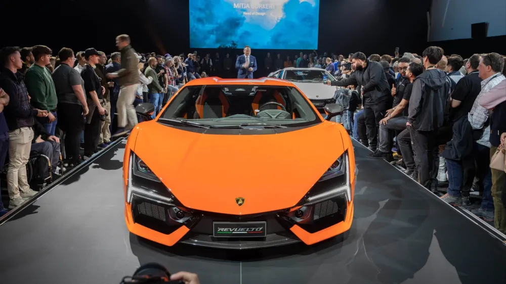 Lamborghini поставила новый рекорд по количеству машин в колонне