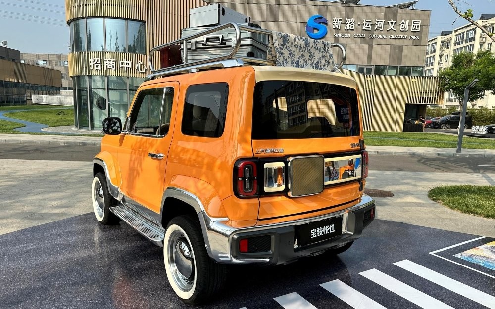 Китайцы представили компактный электрический кроссовер похожий на Suzuki Jimny
