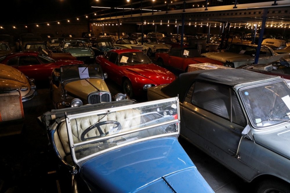 В Нидерландах выставлены на аукцион более 230 старых автомобилей