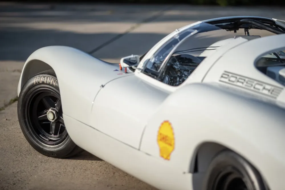 Гоночный Porsche 910 1967 года продали за рекордные 2.5 миллиона долларов