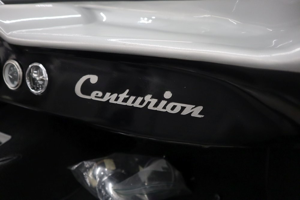 Родстер Chevrolet Corvette Fiberfab Centurion 1958 года выставили на торги