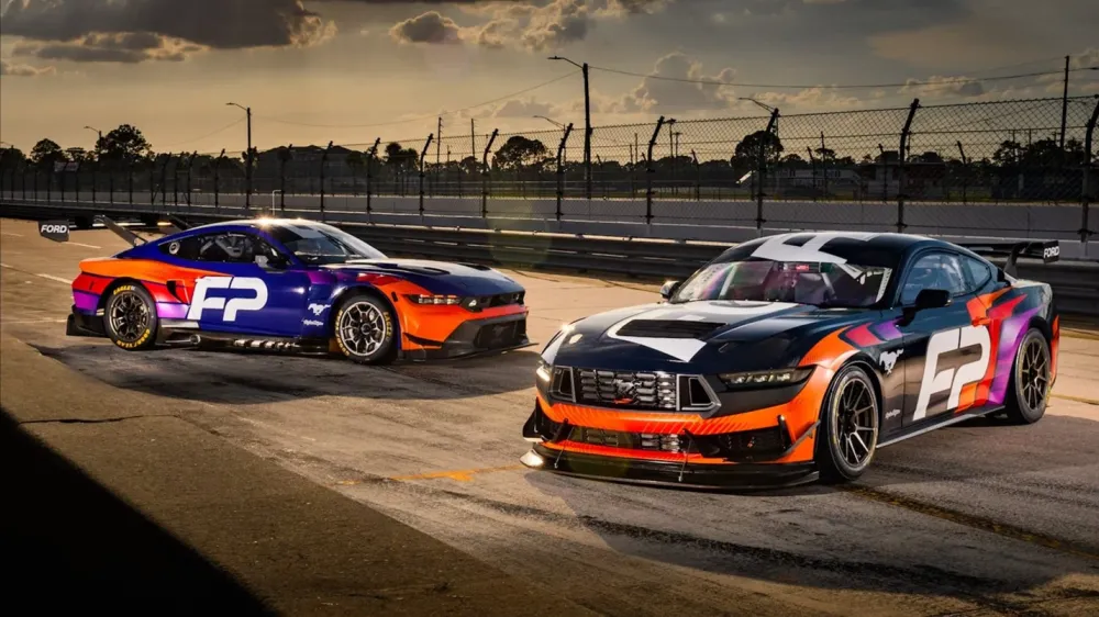 Новое гоночное купе Ford Mustang GT4 с двигателем V8