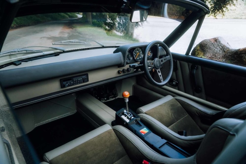 Красивый и дорогой рестмод старой Porsche 914