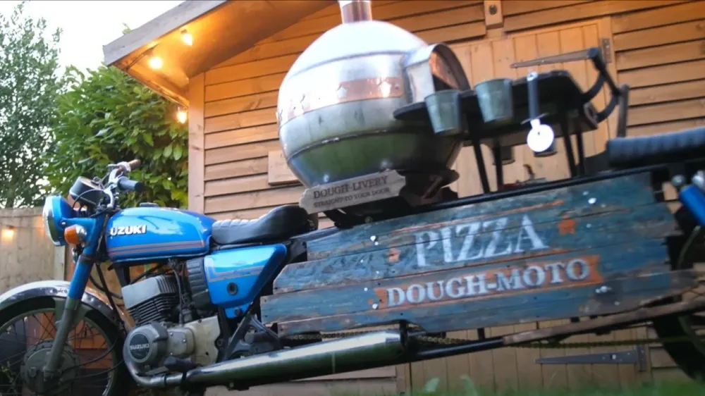 Мотоцикл, на котором можно ездить и готовить пиццу одновременно