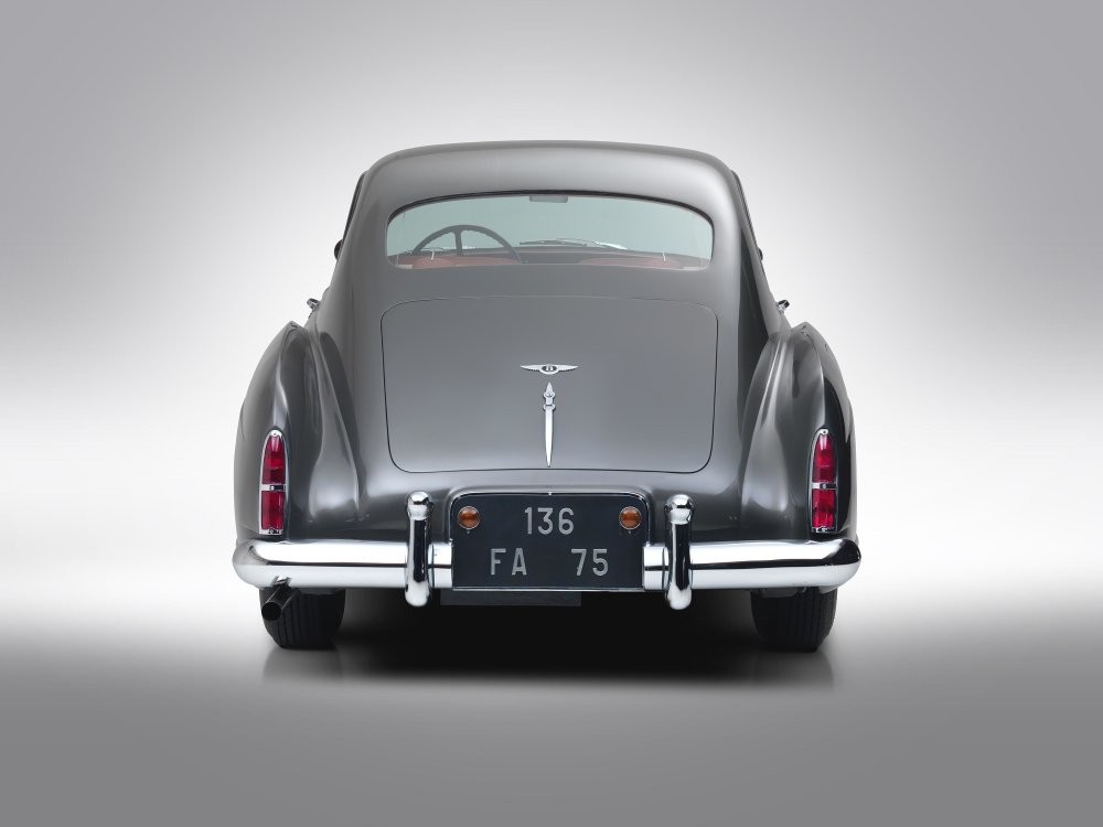 Редкий Bentley S-Type Continental 1956 года выставят на аукцион