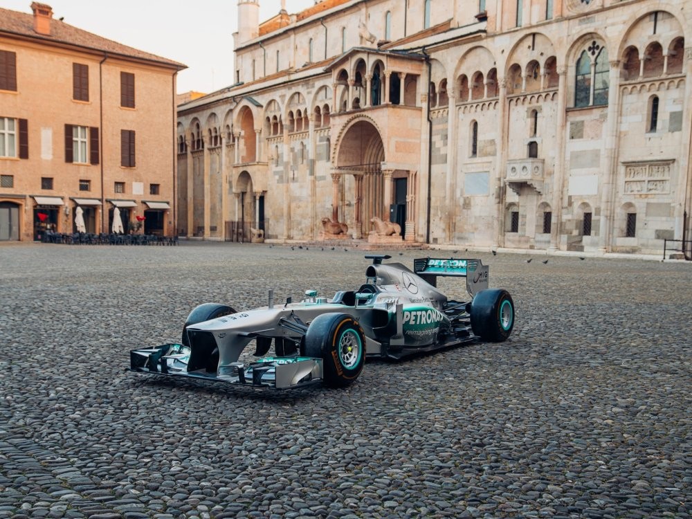 На аукцион выставят чемпионский болид Формулы-1 - Mercedes-AMG Petronas W04-04