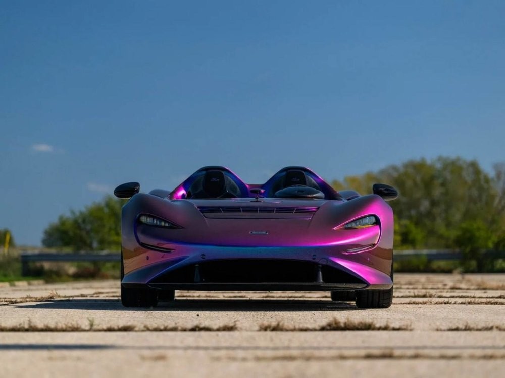 Уникальный McLaren Elva с кузовом-хамелеоном выставят на торги