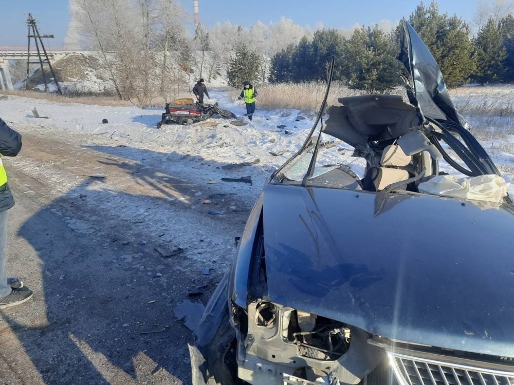 От удара разорвало пополам