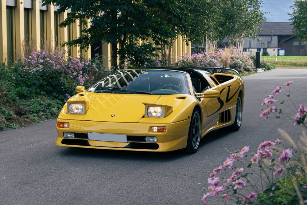 Знакомый автомобиль всем любителям игры NFS - Lamborghini Diablo SV пустят с молотка