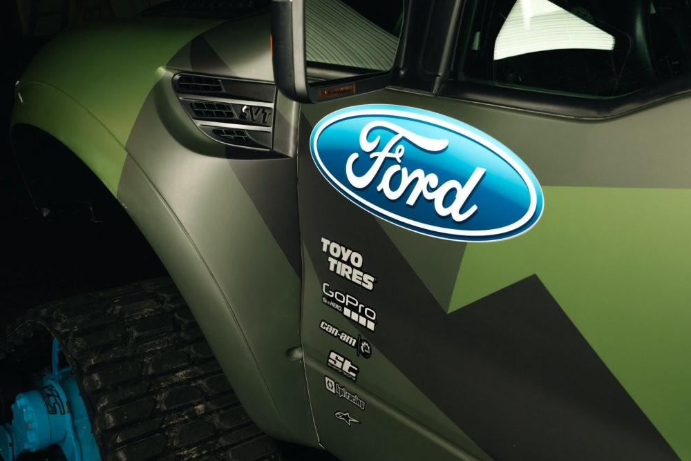 Гусеничный Ford F-150 принадлежавший Кену Блоку выставили на продажу