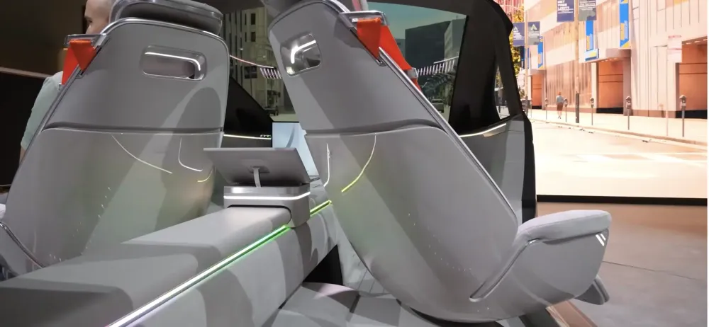 LG представила собственный автомобиль с прозрачными дисплеями