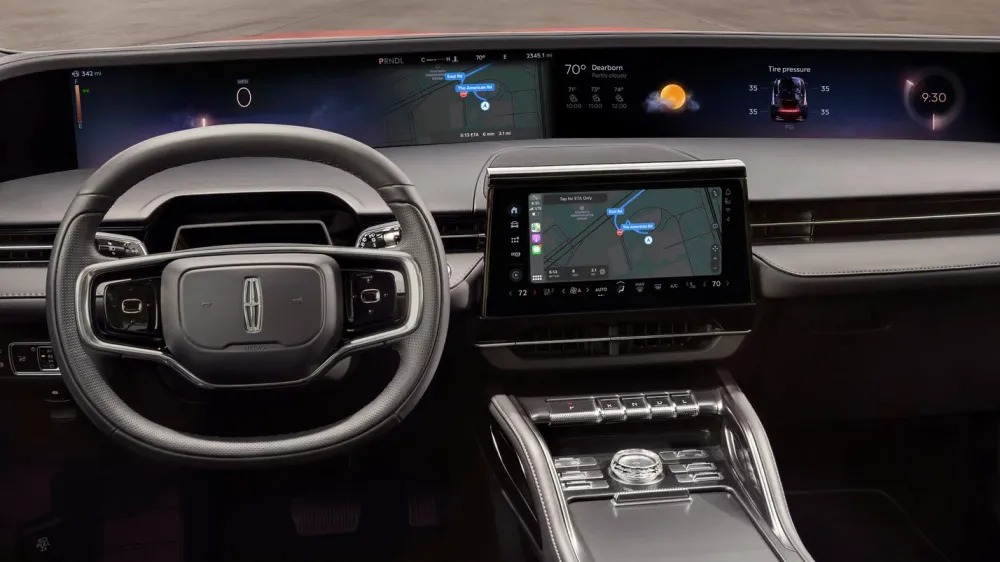 Ford представил автомобильную мультимедийную систему с Youtube и 3D-играми