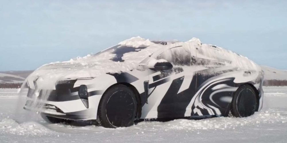 Китайский автомобиль, который умеет стряхивать снег