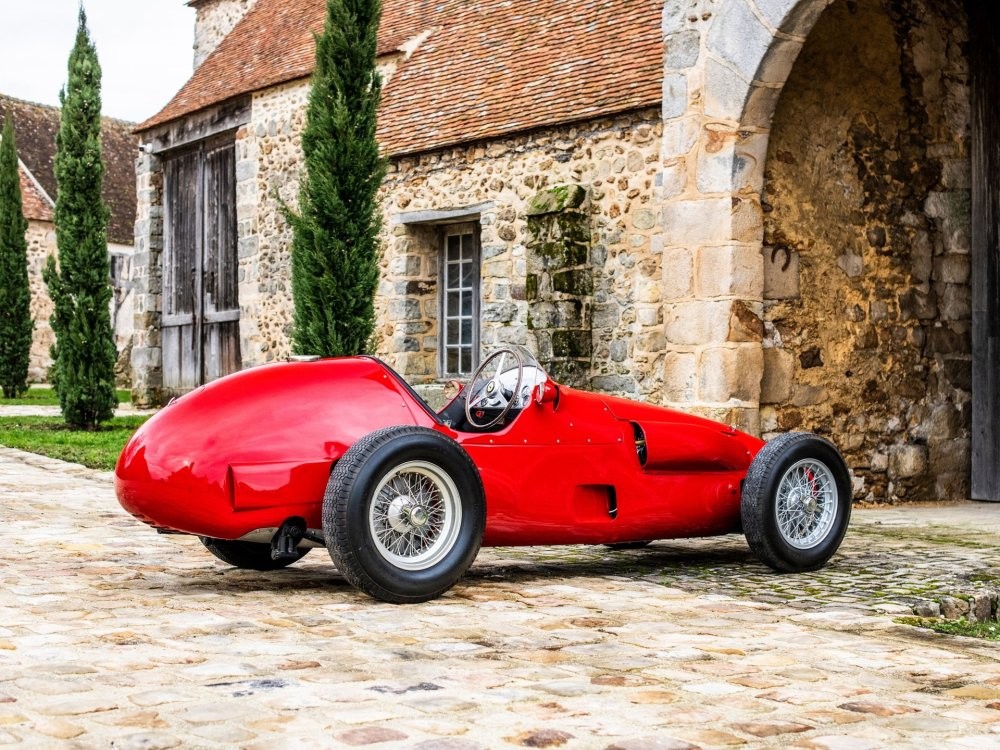 70-летний болид Формулы-1 Ferrari Tipo 625 выставили на аукцион
