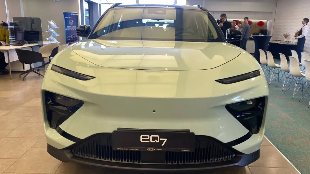 Chery представила первый из 5 электромобилей для России - eQ7
