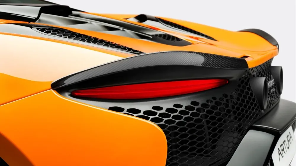 McLaren представила гибридный суперкар-спайдер Artura