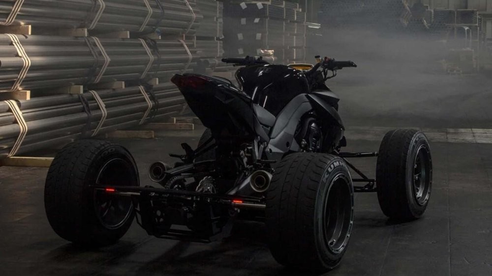 Тюнеры превратили мотоцикл Kawasaki H2 в квадроцикл