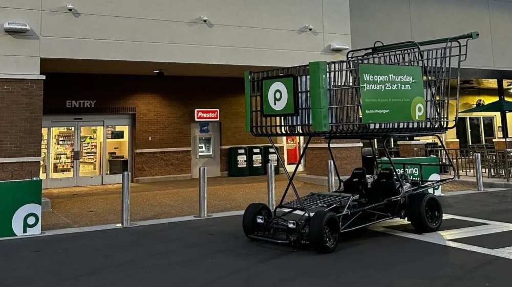 В США построили гигантскую тележку для супермаркета из старого автомобиля VW Beetle