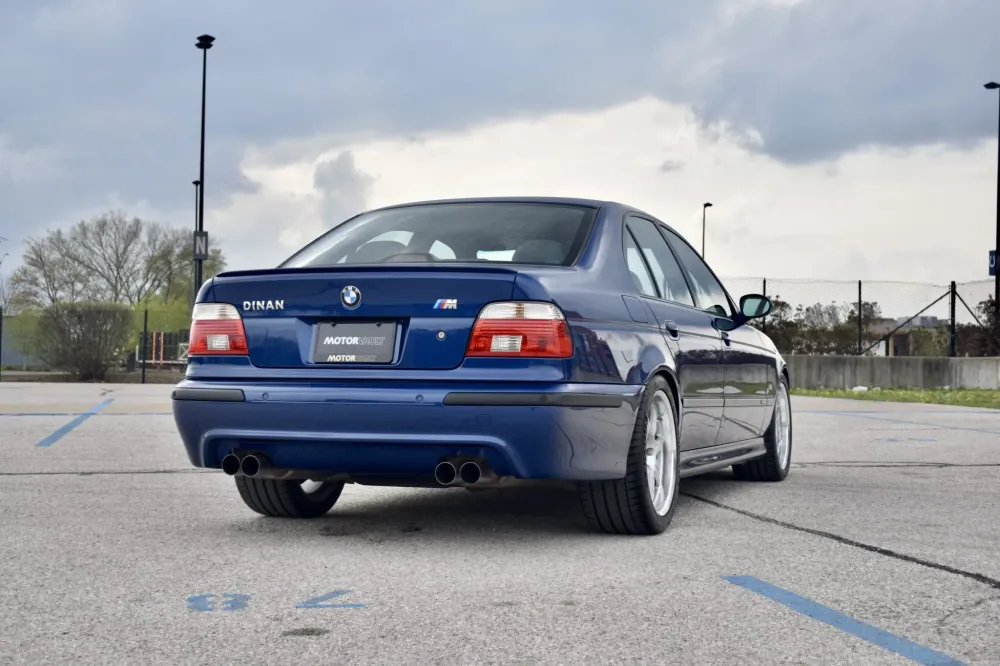 Старую но редкую BMW M5 2002 года продали за 130 000 $