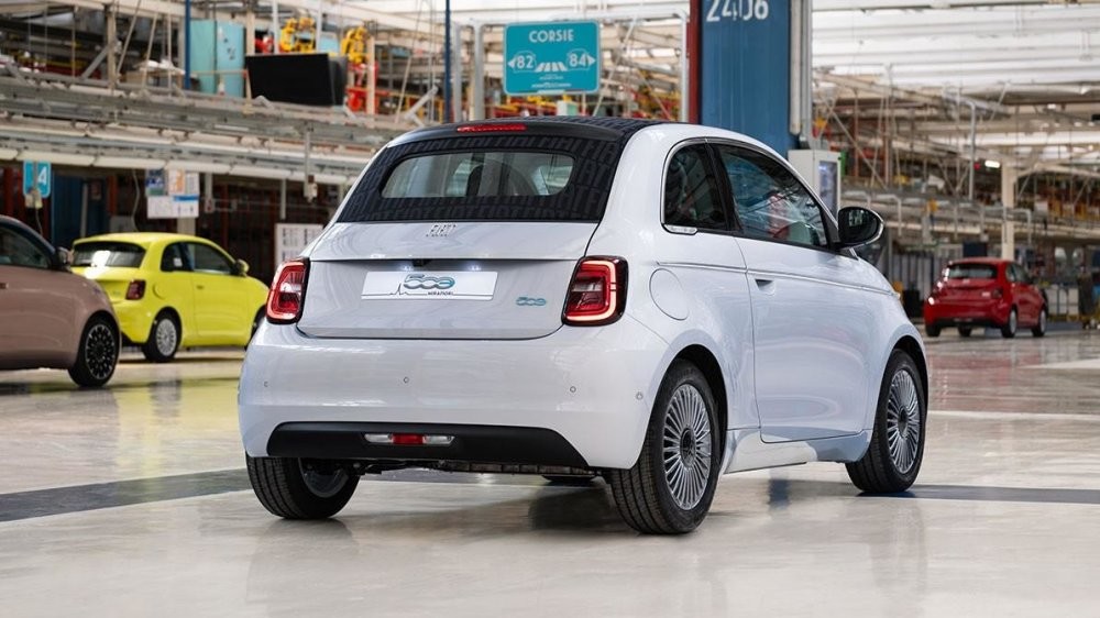 Электрический Fiat 500e оказался никому не нужен, завод остановили