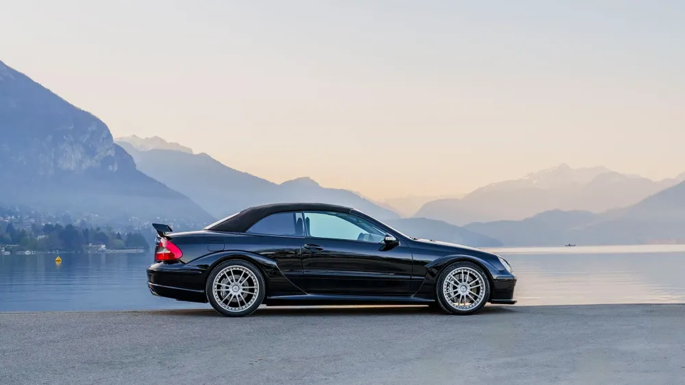 Редчайший кабриолет Mercedes-Benz CLK DTM пустят с молотка