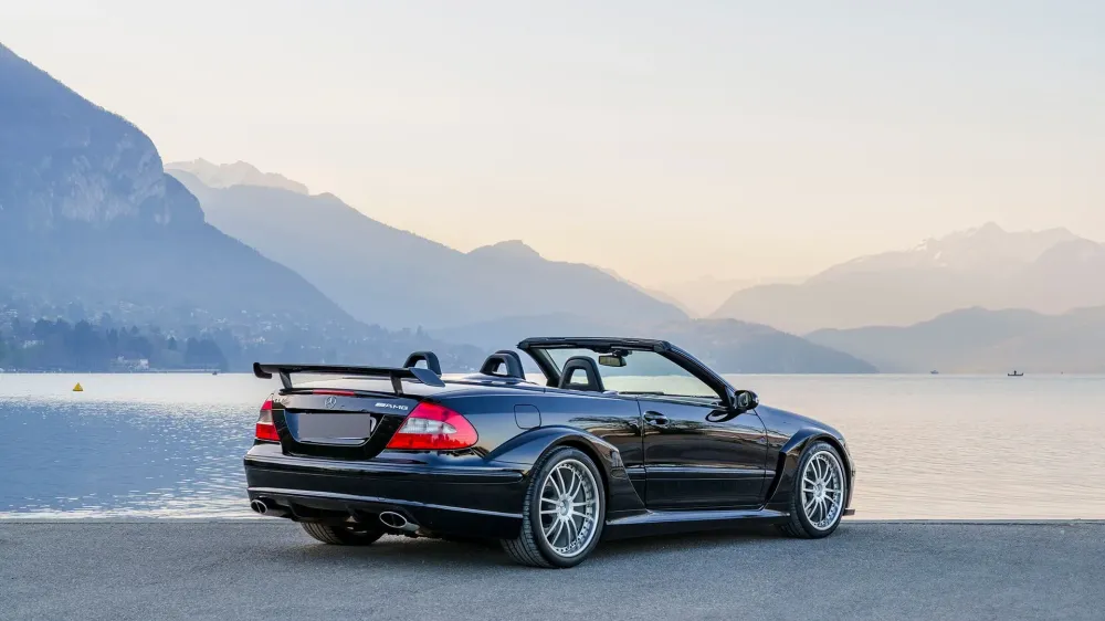 Редчайший кабриолет Mercedes-Benz CLK DTM пустят с молотка