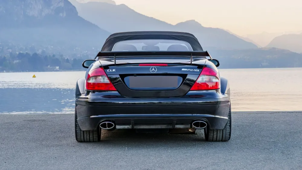 Редчайший кабриолет Mercedes-Benz CLK DTM пустят с молотка