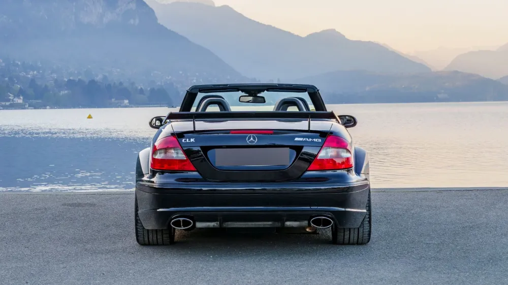 Редчайший кабриолет Mercedes-Benz CLK DTM пустят с молотка