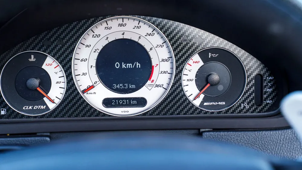 Редчайший кабриолет Mercedes-Benz CLK DTM пустят с молотка