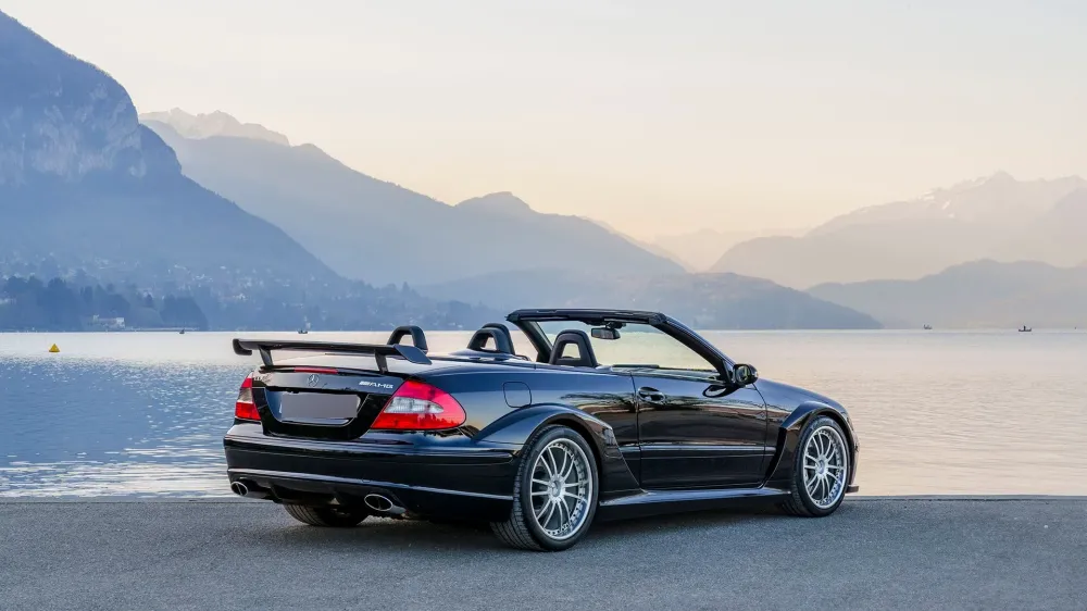 Редчайший кабриолет Mercedes-Benz CLK DTM пустят с молотка